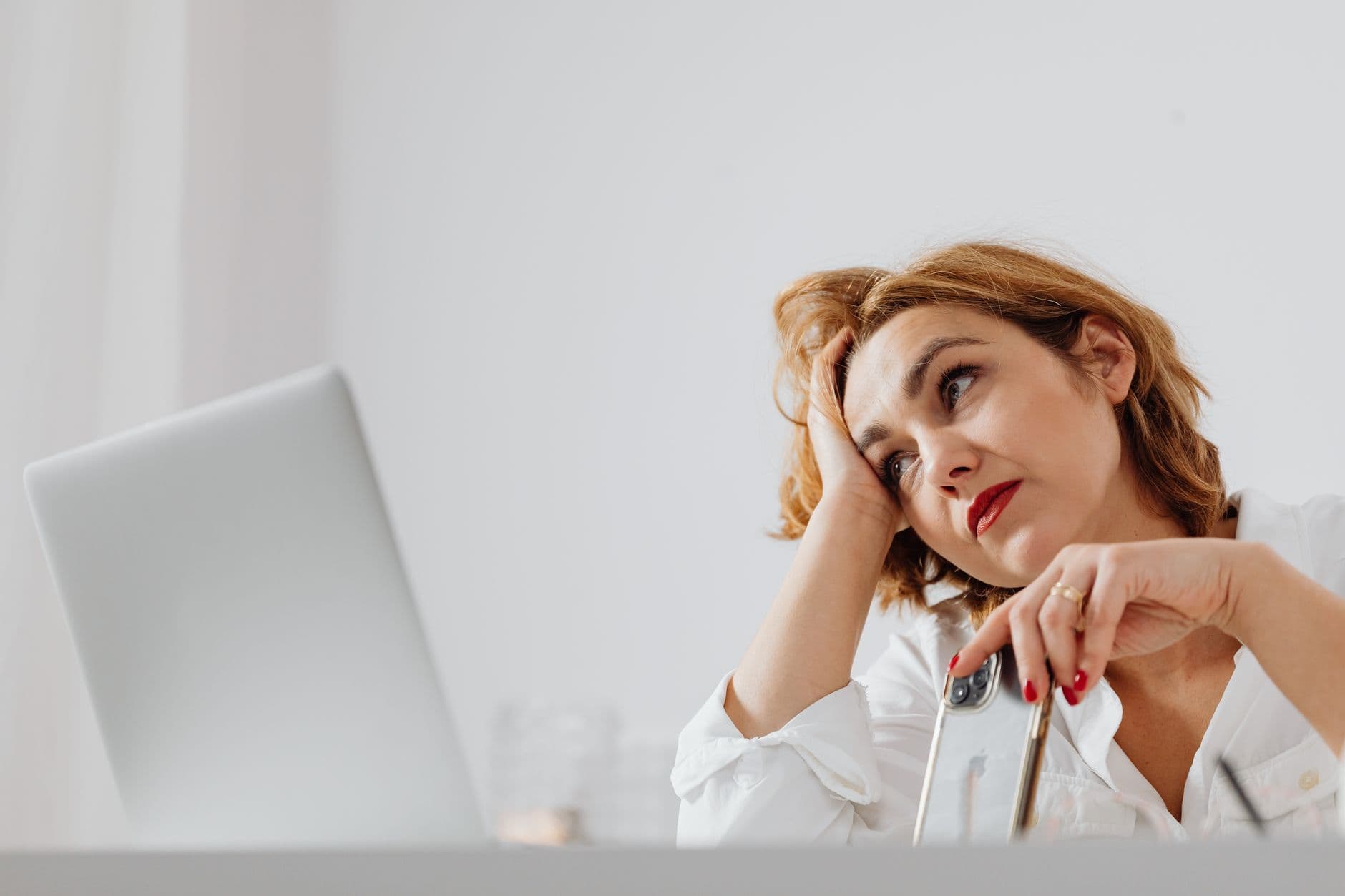 SEO in France: should you choose a local agency or an AI platform in 2027?